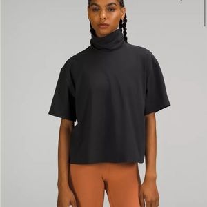 Lululemon Relaxed-Fit Cotton-Blend Turtleneck
T-Shirt black size 10